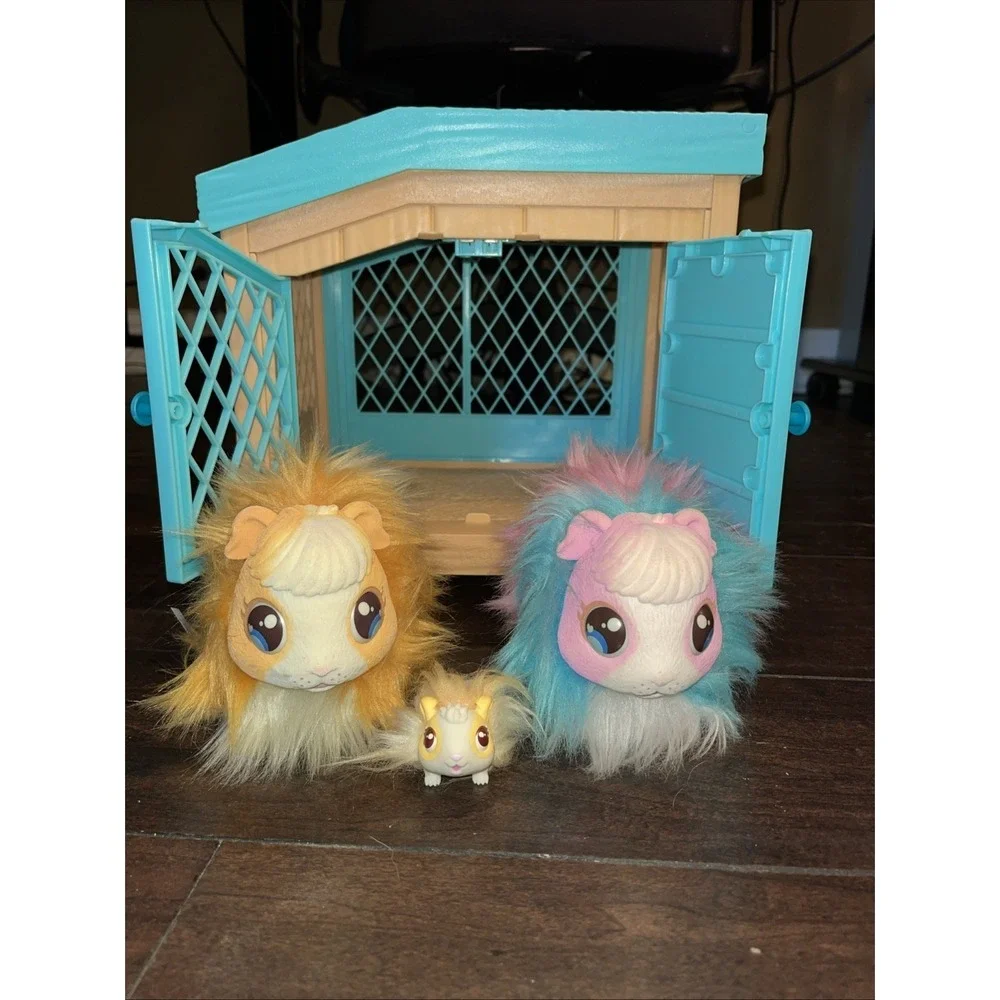 Little Live Pets Mama Surprise Guinea Pig Cage & 3 Guinea Pigs. Lights Up Works